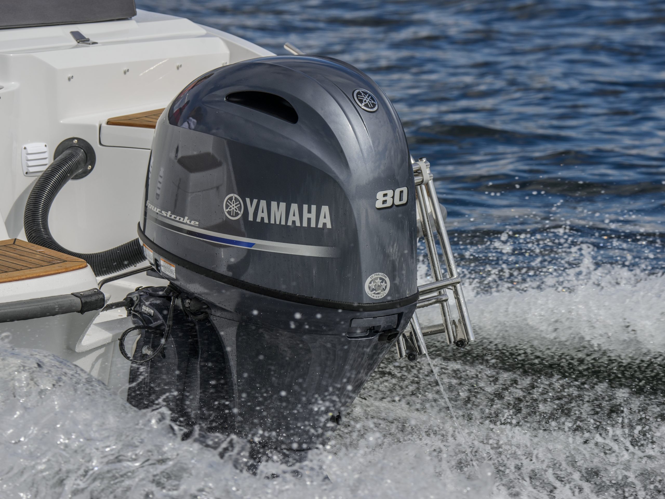 2017_yam_f80d_eu_na_act_013-51017