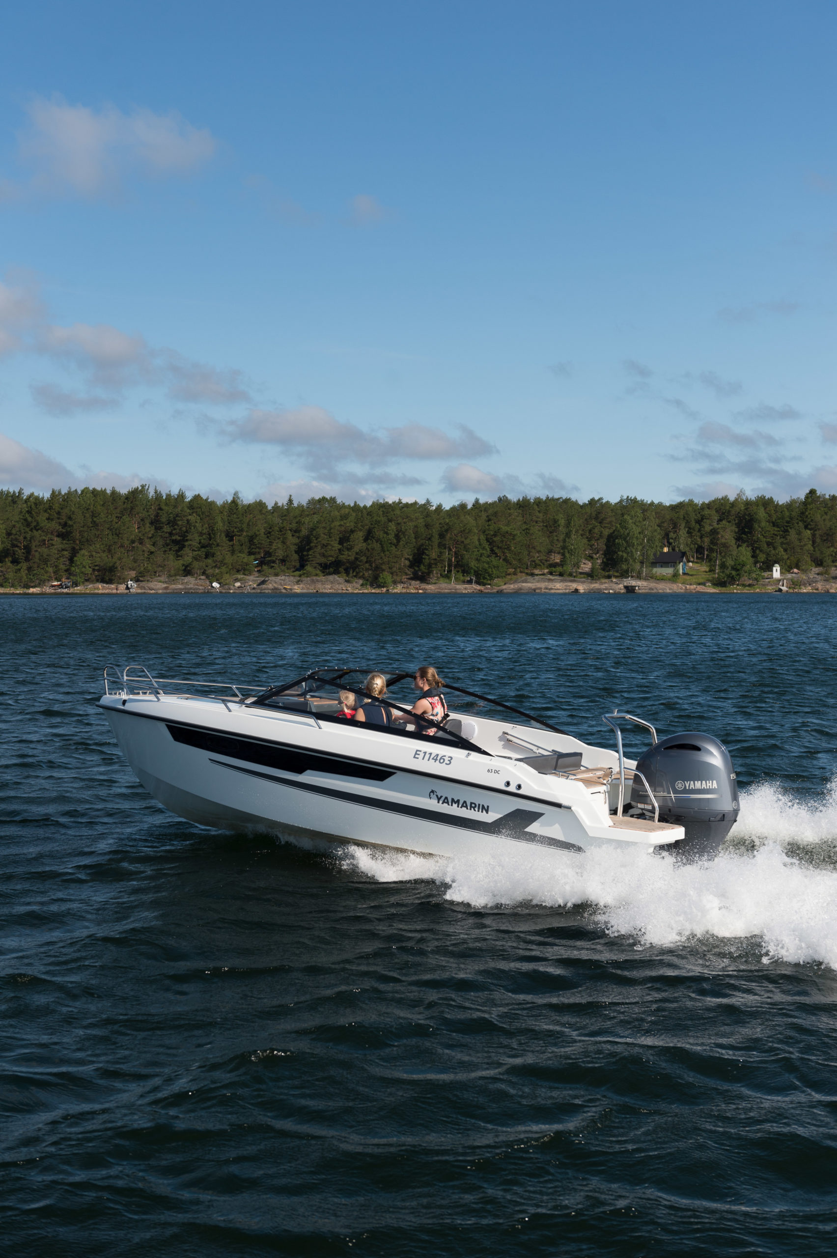 Yamarin_63_Daycruiser_driving2