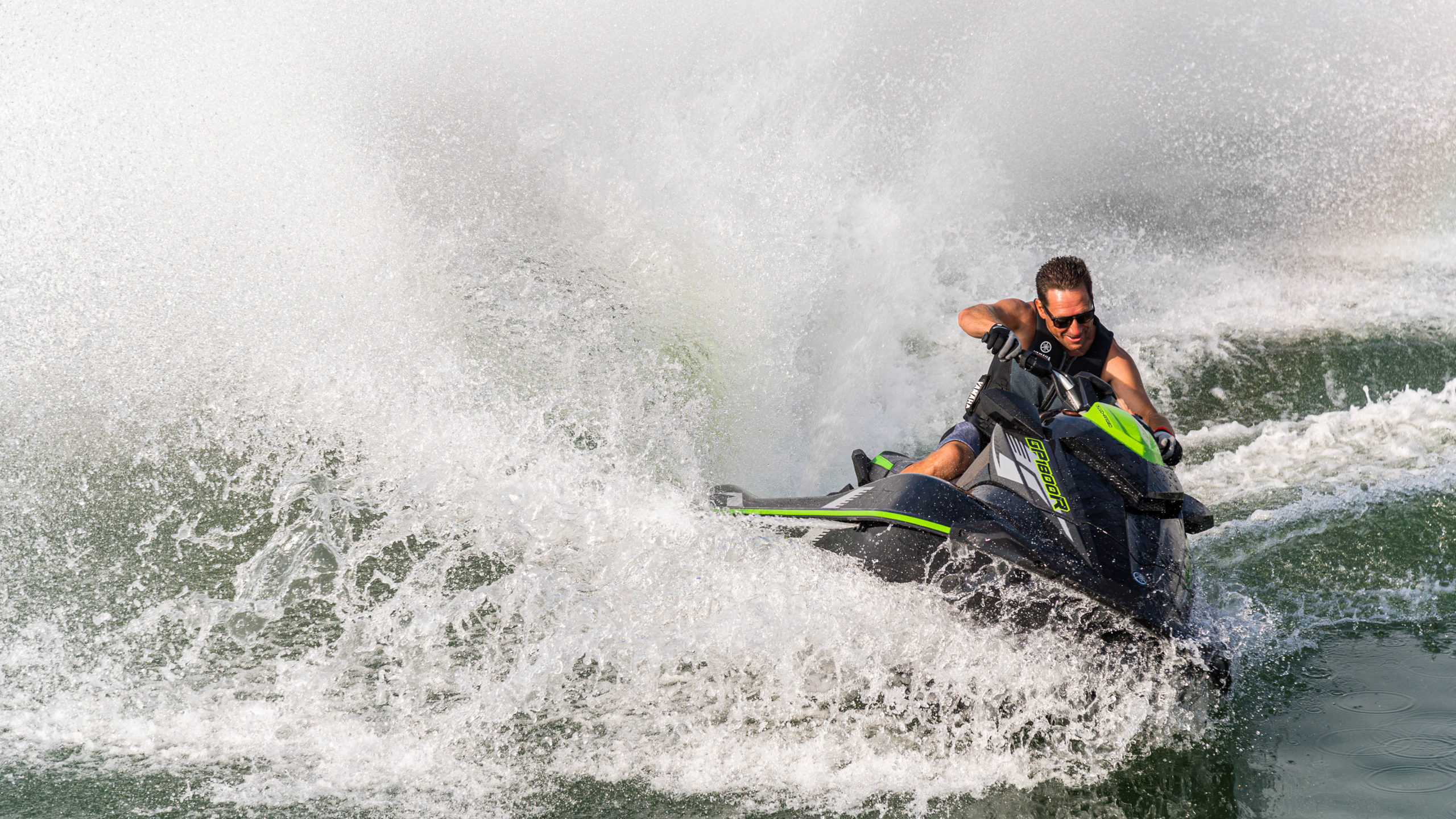 2021_YAM_GP1800RSVHO_EU_VPBM6_ACT_001_03