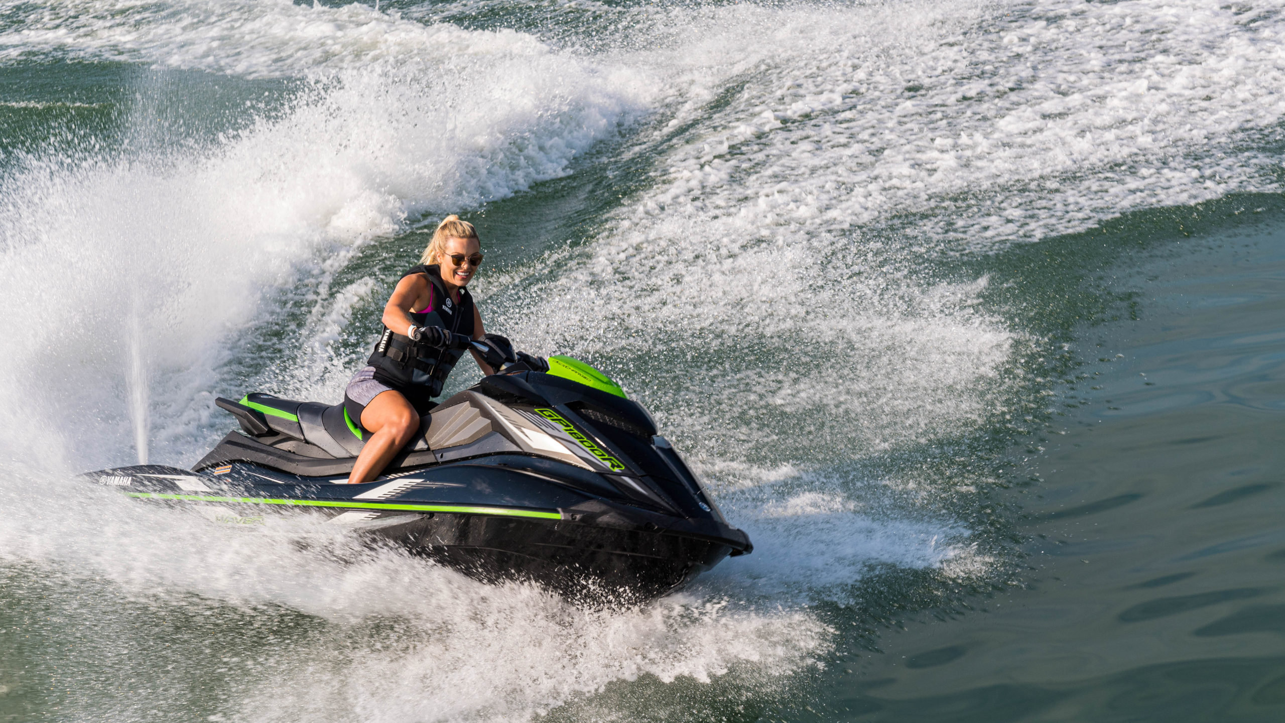 2021_YAM_GP1800RSVHO_EU_VPBM6_ACT_004_03