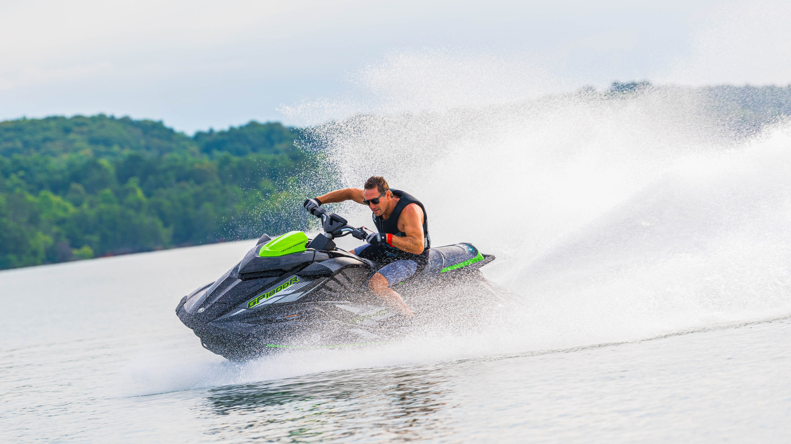 2021_YAM_GP1800RSVHO_EU_VPBM6_ACT_005_03