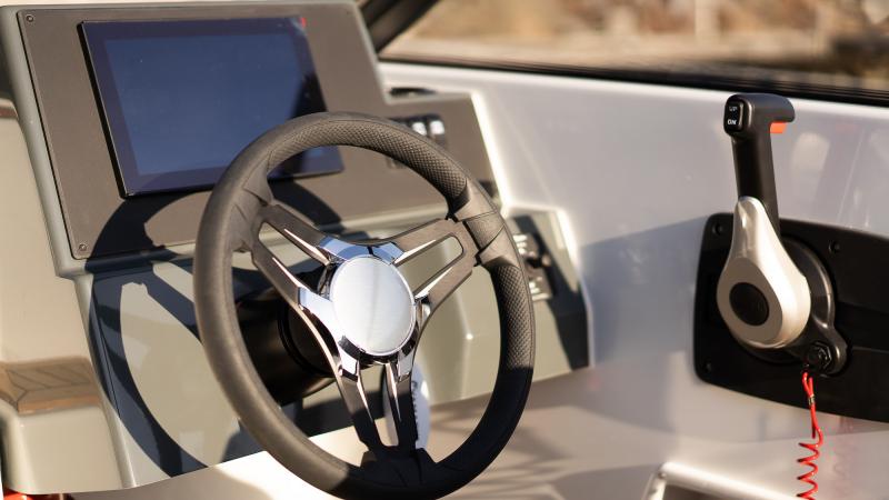 Yamarin 60 DC Q-infotainment system