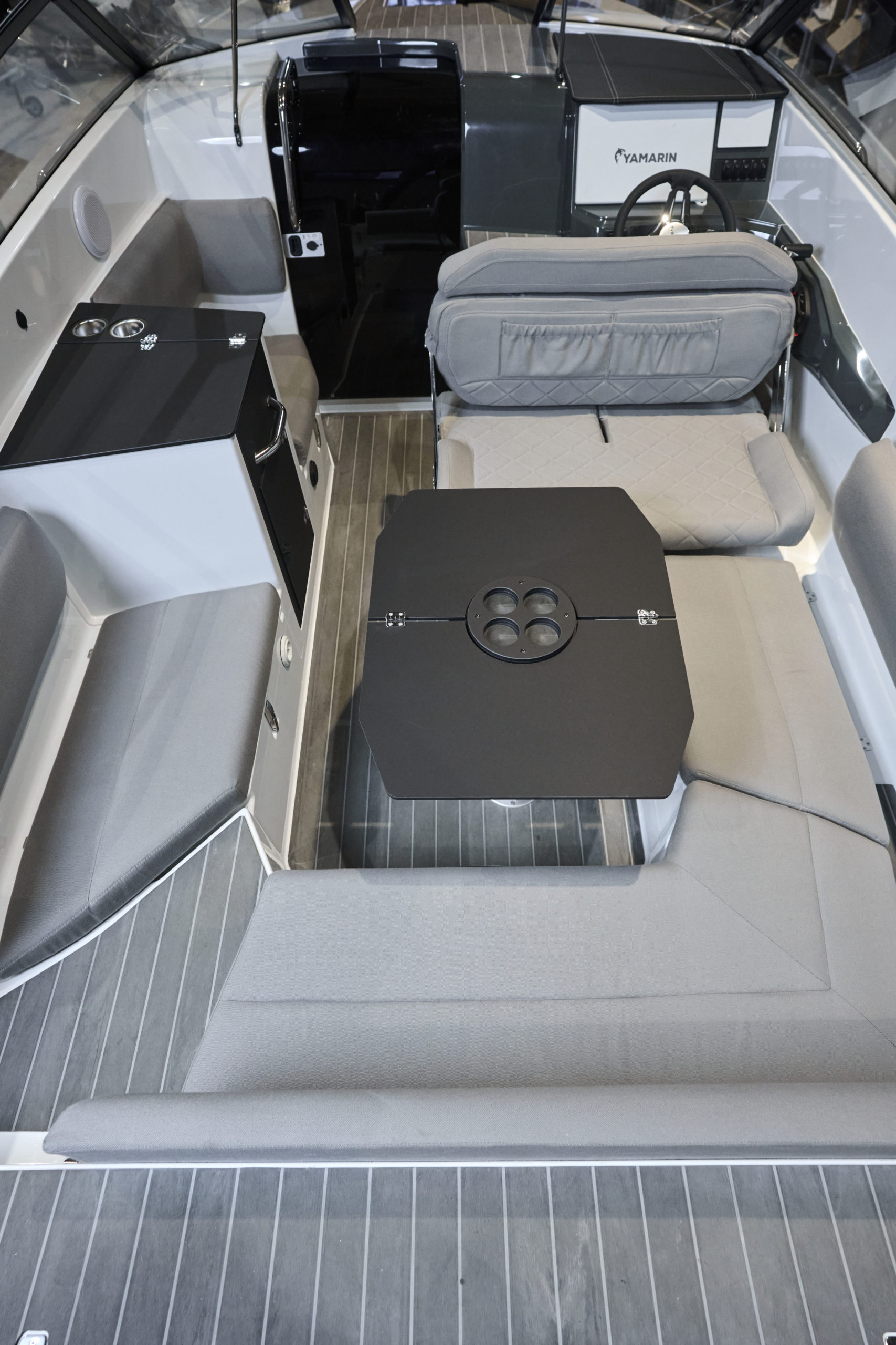 Yamarin_67DC_MY2022 highres (26)